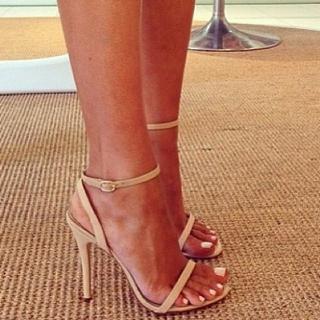 Dorota Rabczewska feet photo thumbnail
