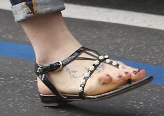 Lily Collins feet photo thumbnail
