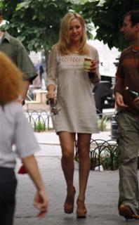 Kate Hudson feet photo thumbnail