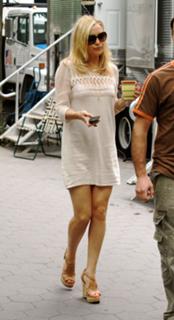 Kate Hudson feet photo thumbnail