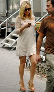 Kate Hudson feet photo thumbnail