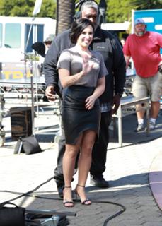 Demi Lovato feet photo thumbnail