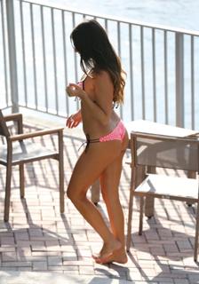 Claudia Romani feet photo thumbnail