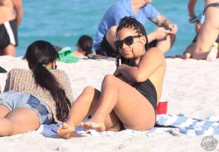 Christina Milian feet photo thumbnail