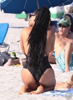 Christina Milian feet photo thumbnail