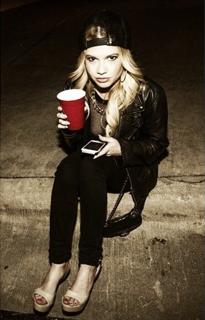 Chanel West Coast feet photo thumbnail