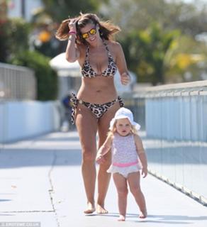 Imogen Thomas feet photo thumbnail