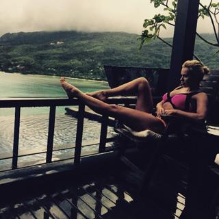 Dorota Rabczewska feet photo thumbnail