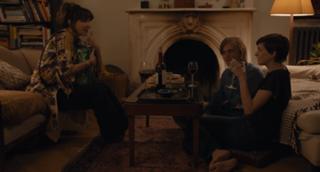 Anne Hathaway feet photo thumbnail