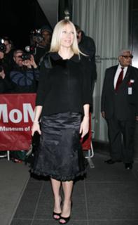 Gwyneth Paltrow feet photo thumbnail
