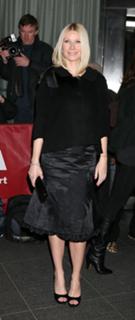 Gwyneth Paltrow feet photo thumbnail