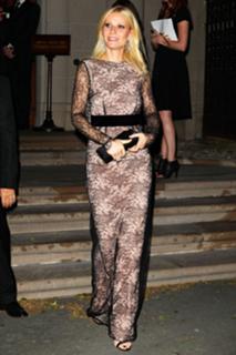 Gwyneth Paltrow feet photo thumbnail