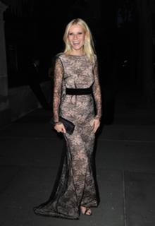 Gwyneth Paltrow feet photo thumbnail