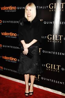 Gwyneth Paltrow feet photo thumbnail