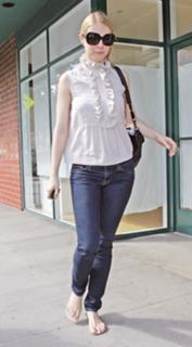 Gwyneth Paltrow feet photo thumbnail