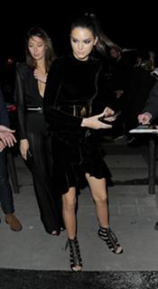 Kendall Jenner feet photo thumbnail