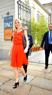 Gwyneth Paltrow feet photo thumbnail