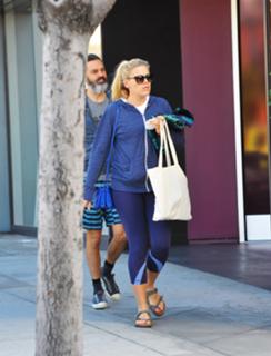 Busy Philipps feet photo thumbnail
