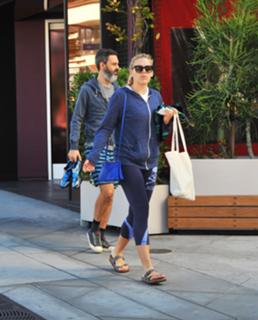 Busy Philipps feet photo thumbnail
