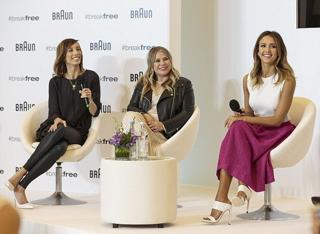 Jessica Alba feet photo thumbnail