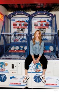 Lily James feet photo thumbnail