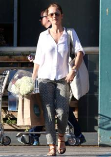 Minka Kelly feet photo thumbnail