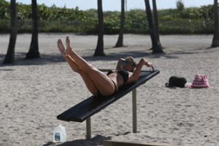 Imogen Thomas feet photo thumbnail