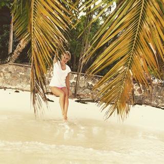 Dorota Rabczewska feet photo thumbnail