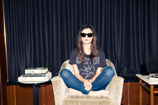 Phoebe Tonkin feet photo thumbnail