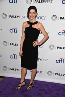 Julianna Margulies feet photo thumbnail
