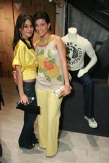 Emmanuelle Chriqui feet photo thumbnail