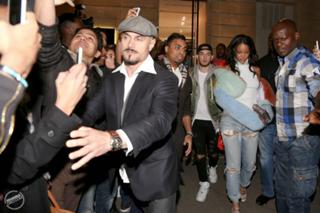 Rihanna feet photo thumbnail