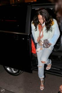 Rihanna feet photo thumbnail