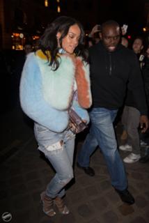Rihanna feet photo thumbnail