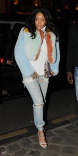 Rihanna feet photo thumbnail