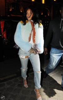 Rihanna feet photo thumbnail