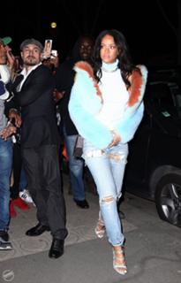Rihanna feet photo thumbnail