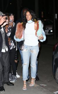 Rihanna feet photo thumbnail