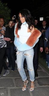 Rihanna feet photo thumbnail