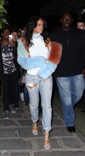 Rihanna feet photo thumbnail