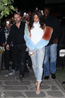 Rihanna feet photo thumbnail