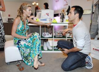AnnaLynne McCord feet photo thumbnail