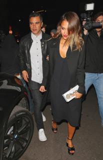 Jessica Alba feet photo thumbnail