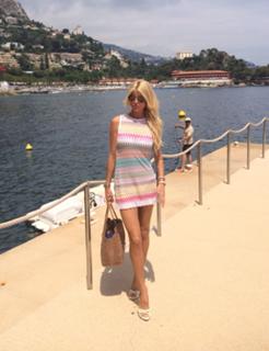 Victoria Silvstedt feet photo thumbnail