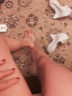 Bai Ling feet photo thumbnail