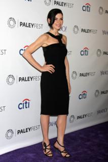 Julianna Margulies feet photo thumbnail
