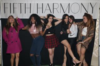 Camila Cabello feet photo thumbnail