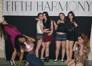 Camila Cabello feet photo thumbnail
