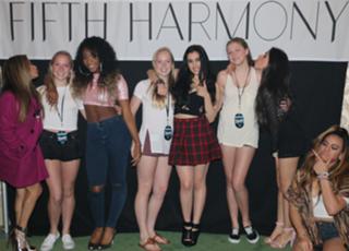 Camila Cabello feet photo thumbnail