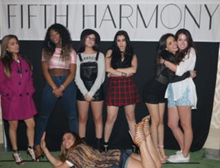 Camila Cabello feet photo thumbnail
